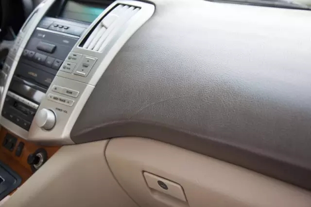 【天嬌用車學(xué)】暴曬后的汽車究竟有多毒？超乎你想象