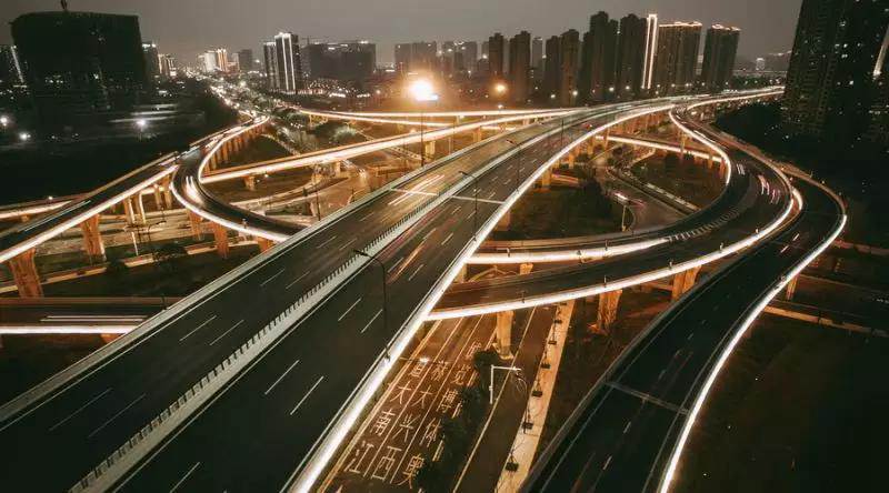 這些上道必知汽車燈語，你知道嗎？