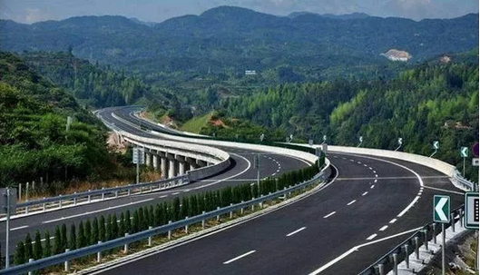 定速巡航可以解放右腳，但你真的會(huì)用嗎？