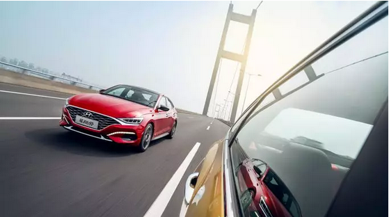 【安全駕駛】冬季開窗除霧冷颼颼，車窗起霧如何破？