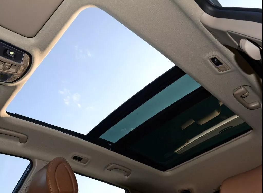 汽車內(nèi)頂棚臟了，如何清理？