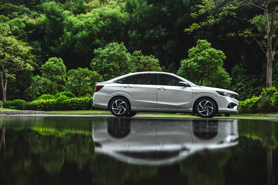 媒體視角丨擁抱混動時代，從一輛享域銳·混動開始