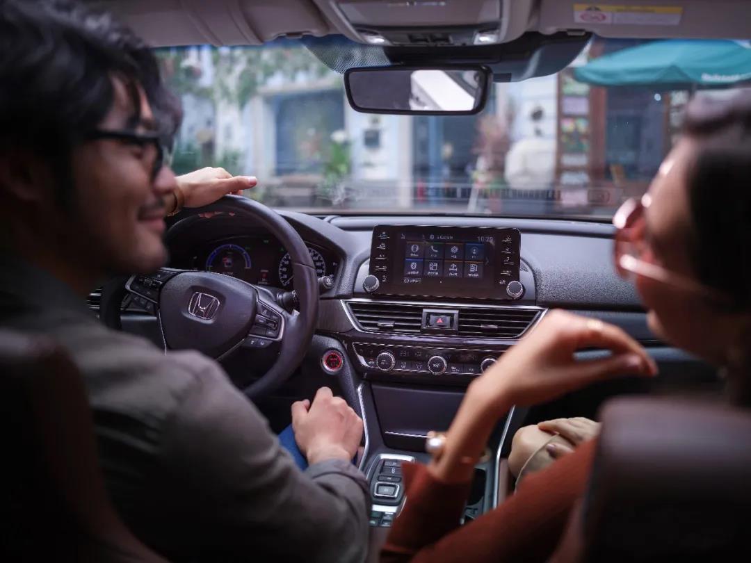 媒體視角 | 那些追求美好生活的新精英為何都選了INSPIRE銳·混動？